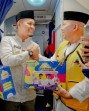 Disambut Walikota Agung, Jemaah Haji Pekanbaru Dapat Oleh-oleh Kue Talam Durian