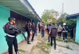 Razia Sarang Narkoba di Pangeran Hidayat, Polisi Hancurkan Gubuk dan Amankan Dua Pria