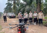 Teknologi Drone Dikerahkan Polda Riau untuk Deteksi dan Padamkan Karhutla di Siak