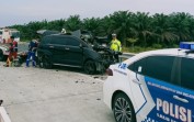 Kecelakaan Maut di Tol Bangkinang, Dua Penumpang Innova Tewas Diduga Akibat Microsleep