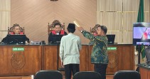 Pertama Kali Bersaksi di Pengadilan, UAS Hadir Bela Abdul Wahid