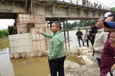 Tinjau Jembatan Sungai Rokan, Gubri Wahid Targetkan Fungsional Dalam Waktu Dekat