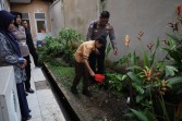 Polresta Pekanbaru Laksanakan Kegiatan Police Go To School & Green Policing di SD Bhayangkari