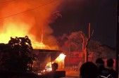 Rumah Papan di Payung Sekaki Pekanbaru Hangus Terbakar, Motor Warga Ikut Dilalap Api