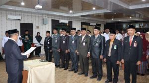 Delapan Pejabat Administrator Kemenag Riau Dilantik, Muliardi: Tingkatkan Kinerja