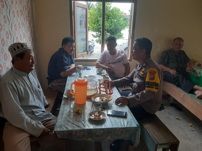 Kapolsek rumbai pesisir mengajak masyarakat kel.lembah damai untuk bersama sama menjaga keamanan dan ketertiban selama pilkada 2024