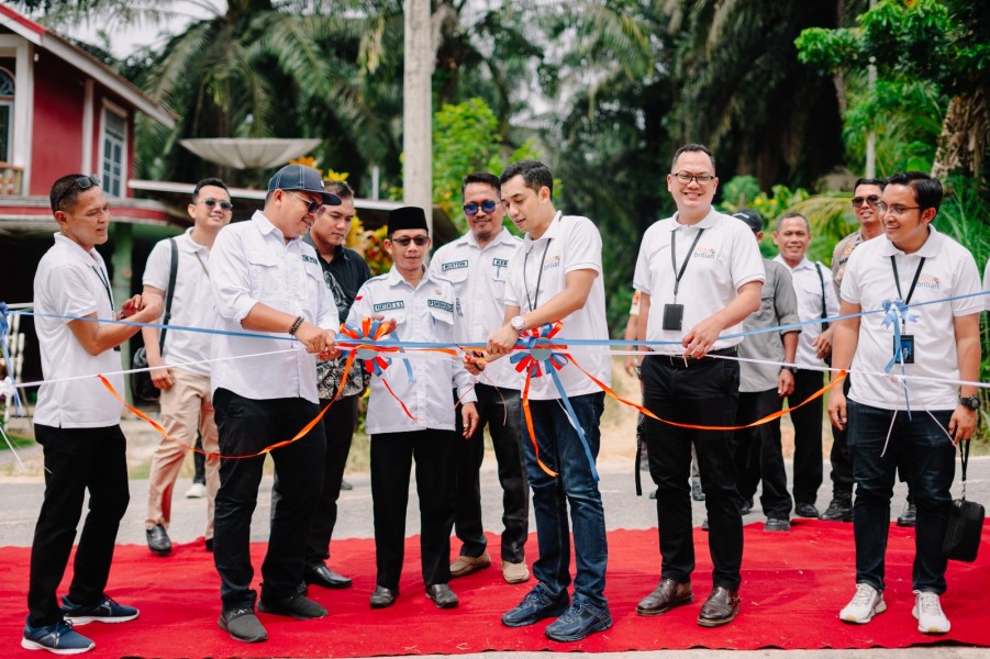 BRI Salurkan Bantuan TJSL di Desa BRILiaN Empang Baru