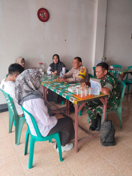 Sambangi Warga Di Kedai Kopi, Sinergitas Tiga Pilar Guna Sukseskan Pilkada Serentak 2024