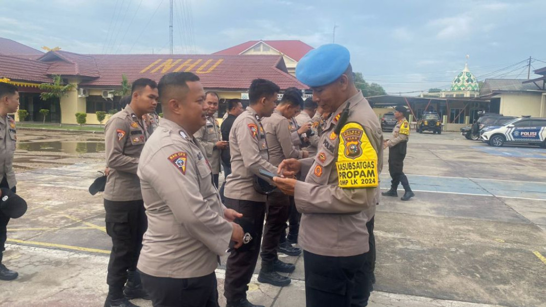Propam Polres Inhu Cek HP hingga Penampilan Personel
