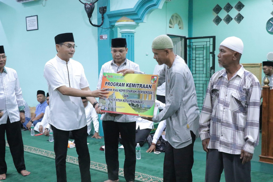 Pemko Pekanbaru Salurkan Bantuan di Rumbai Timur