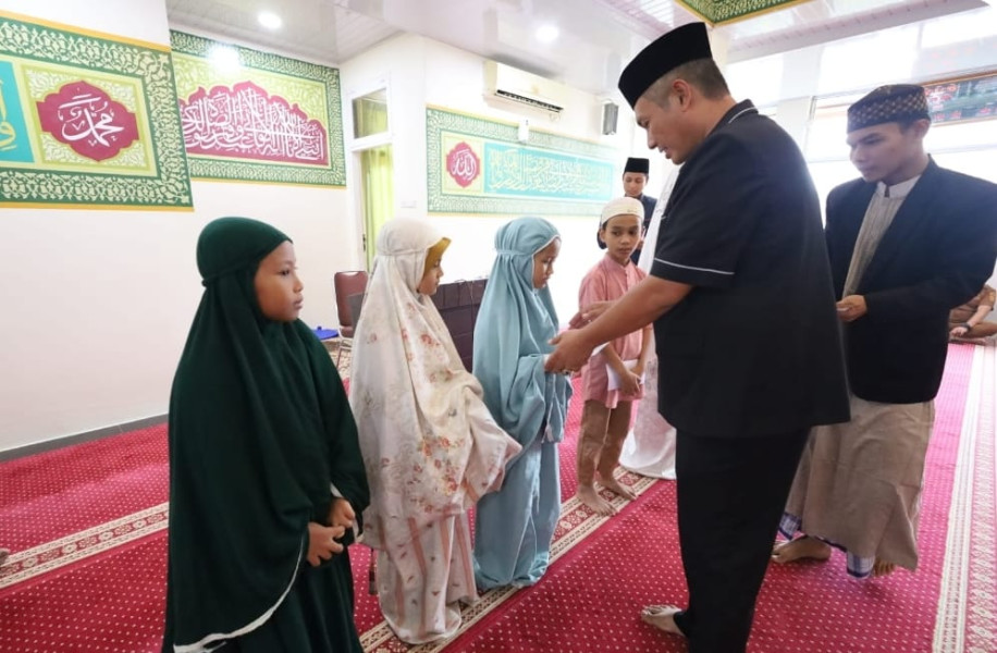 Bapenda Pekanbaru Salurkan Bantuan ke Anak Yatim