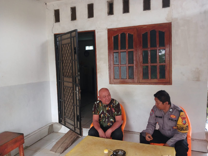 Cooling System Dalam Rangka Pilkada Damai 2024, Polsek Rumbai Sambangi Masyarakat Umbansari