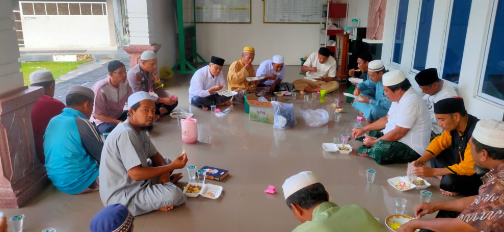 Melalui Safari Ibadah, Bhabinkamtibmas Kampung Merempan Hulu Laksanakan Giat Cooling System