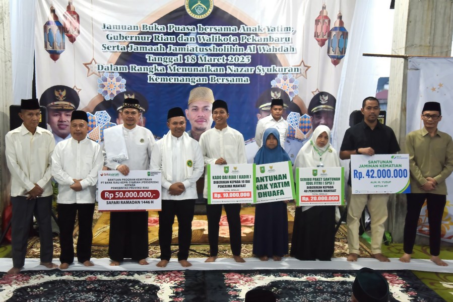 Safari Ramadan di Kota Pekanbaru, BRK Syariah Salurkan Program CSR untuk Masjid Jamiatushalihin (JMS)