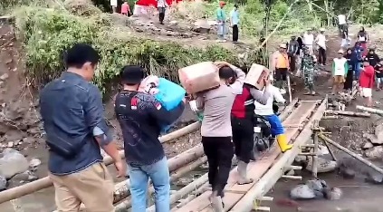 Bantuan Kepedulian Polda Riau 'Mendeduhkan' Korban Bencana Alam Sumbar