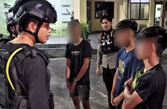 Empat Pemuda Diduga Peras Pengguna MiChat, Mengaku sebagai Mucikari