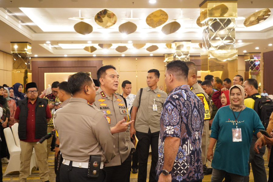 Dirlantas Polda Riau Pimpin Apel Pengamanan Sidang Pleno Rekapitulasi Penghitungan Perolehan Suara Tingkat Provinsi