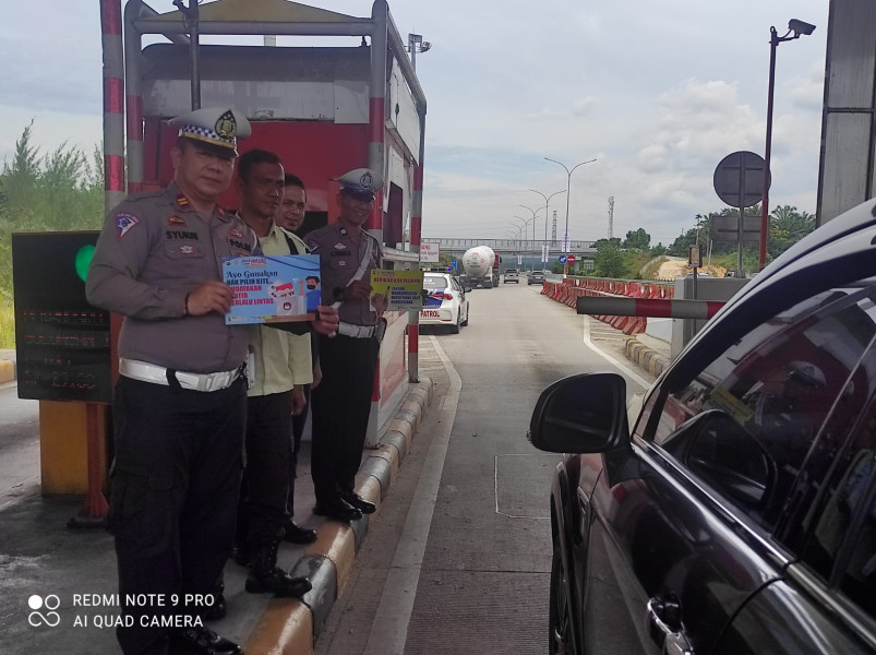 Tekan Fatalitas di Jalan Tol, Begini Cara Unik Sat PJR Ajak Pengendara Tertib Berlalu Lintas dan Anti Hoax