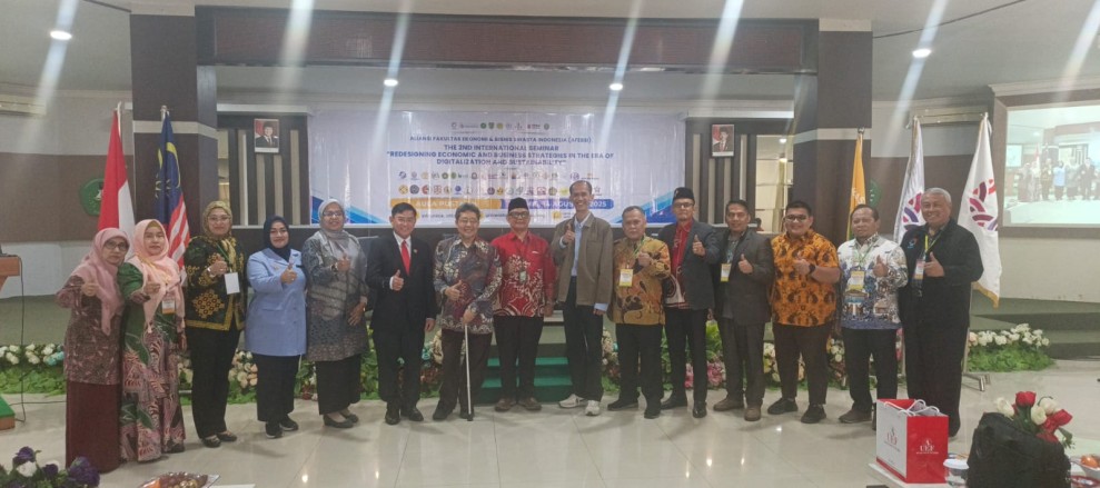 Wakil Rektor II Unilak Dr Jeni Wardi Buka Seminar Internasional, Diikuti 67 PTS