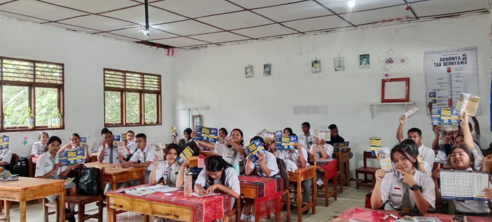 Dorong Siswa untuk Lanjutkan Pendidikan Tinggi, Penerima Beasiswa Unilak Kunjungi SMAN 2 Siborongborong