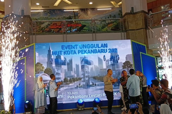 HUT ke-242 Pekanbaru Dimulai, Wali Kota Resmikan Logo dan Bus Listrik