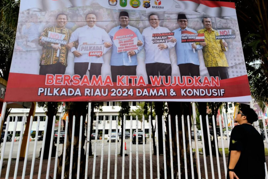 Rektor Unilak Jadi Panelis Debat Publik Kedua Calon Gubernur dan Wakil Gubri