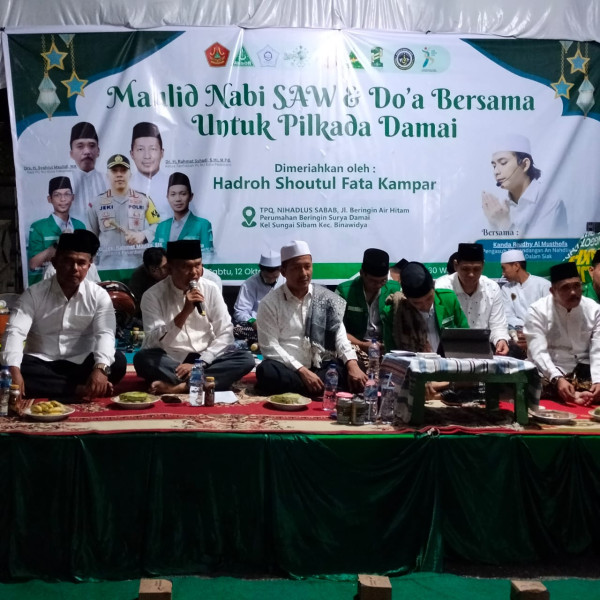 Polresta Pekanbaru Hadiri Acara Maulid Nabi dan Doa Bersama untuk Pilkada Damai 2024 di Kelurahan Sungai Sibam