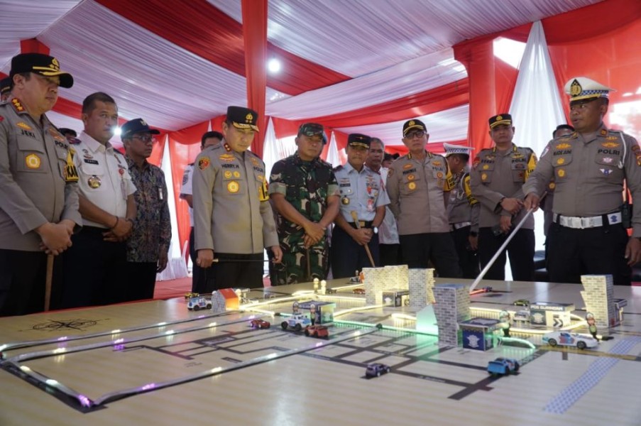Kapolda Riau dan Forkopimda Tinjau Pos Pengamanan Mudik