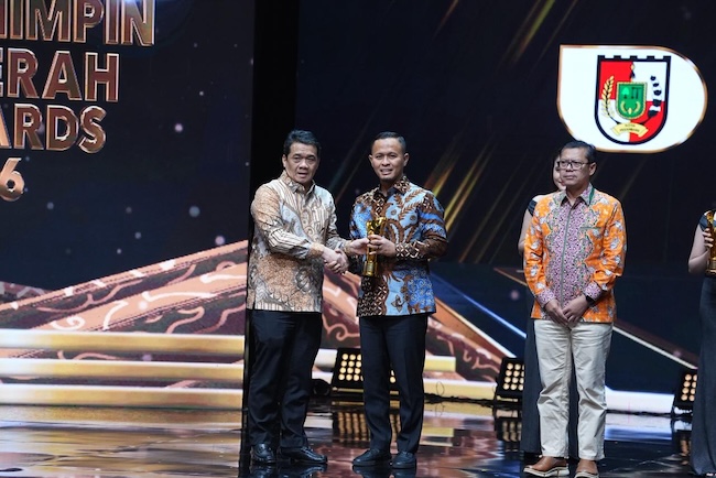 Pemimpin Daerah Award 2026, Wali Kota Agung Nugroho Terima Penghargaan Pembangunan Infrastruktur