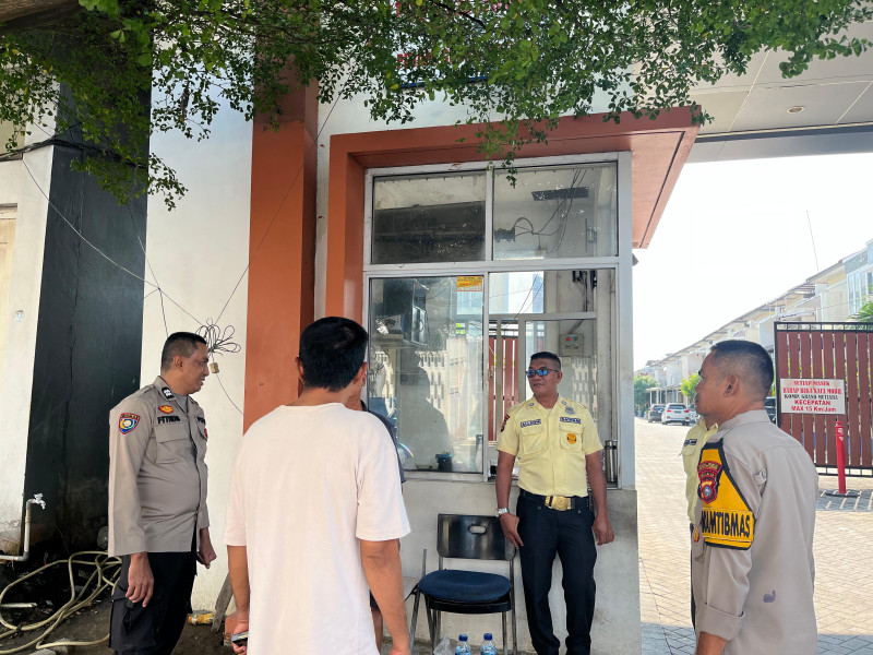 Polsek Senapelan Cooling System Bersama Security Dan Warga Perumahan Grand Mutiara
