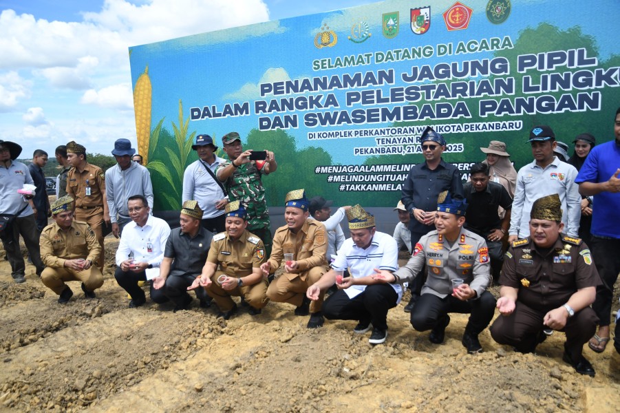 BRK Syariah Ikut Dukung Program Pelestarian Lingkungan dan Swasembada Pangan Pemko Pekanbaru