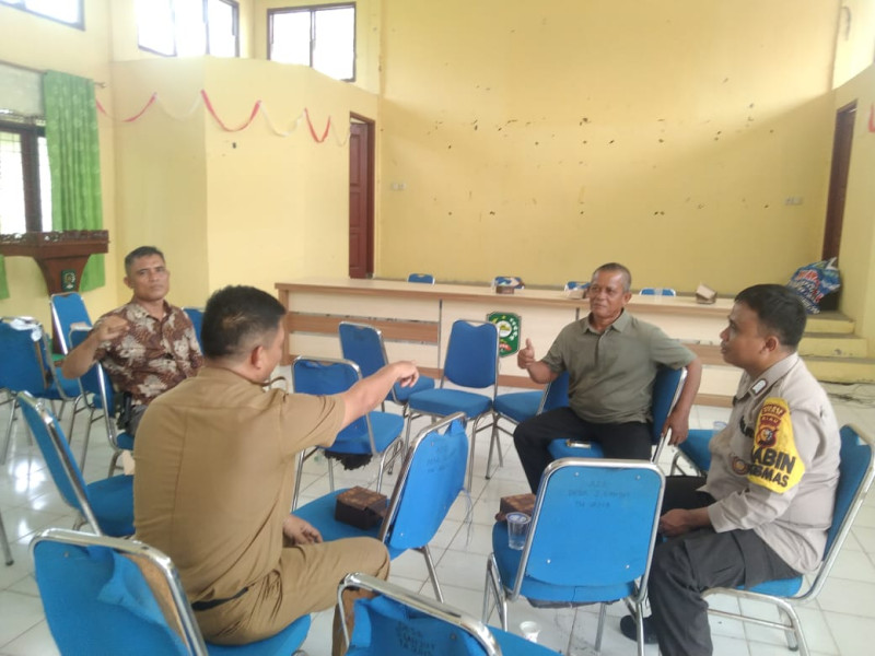 Bhabinkamtibmas Desa Suak Lanjut Berikan Himbauan Jelang Pengumuman Hasil Pilkada Siak