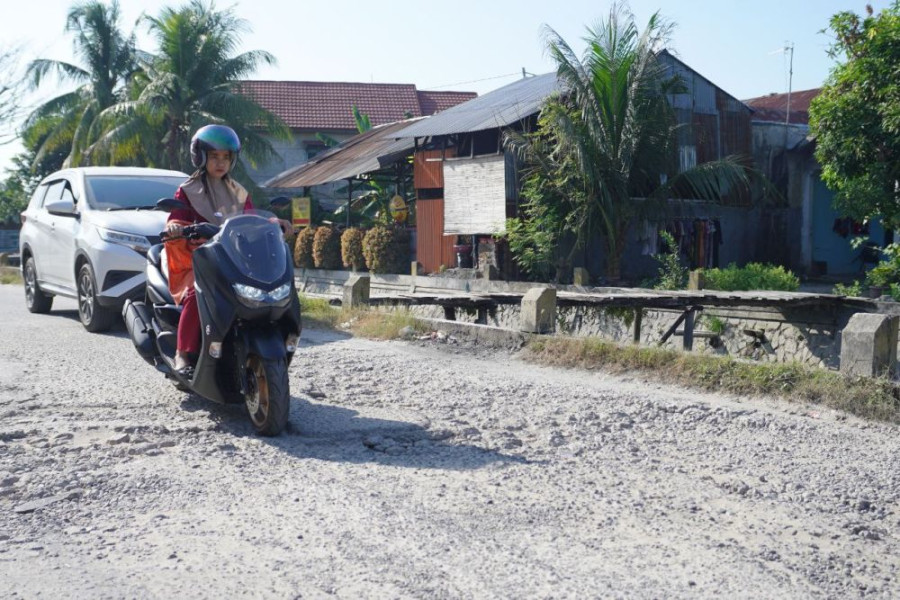 Warga Harap Perbaikan Jalan Rusak Segera Terealisasi