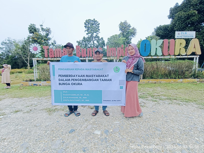 Dosen FEB Unilak Bantu Pengembangan Taman Bunga Okura Rumbai Barat