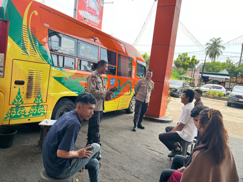 Sosialisasi Cooling System, Polsek Senapelan Sambangi Warga Kelurahan Padang Bulan