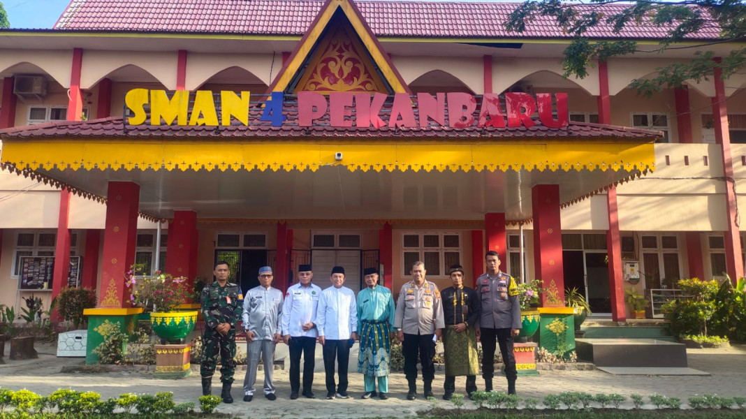 Cooling System Pilkada Serentak 2024, Polsek Bukit Raya Sambangi SMA Negeri 4 Pekanbaru