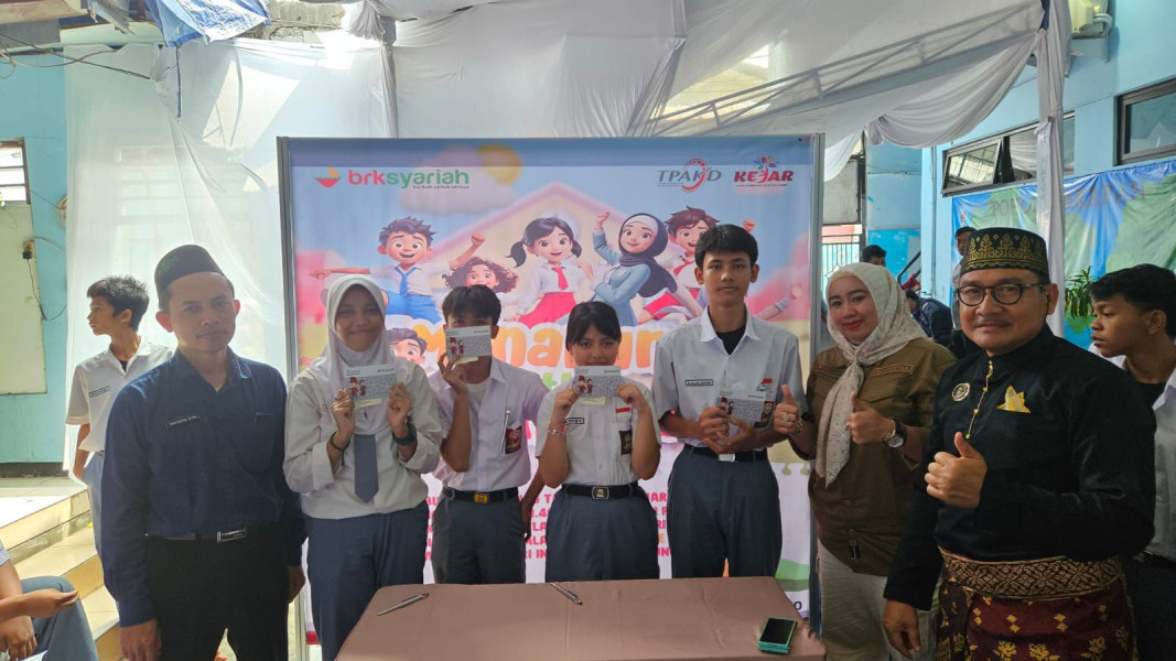 BRK Syariah Jakarta Sosialisasikan Program KEJAR di Sejumlah Sekolah