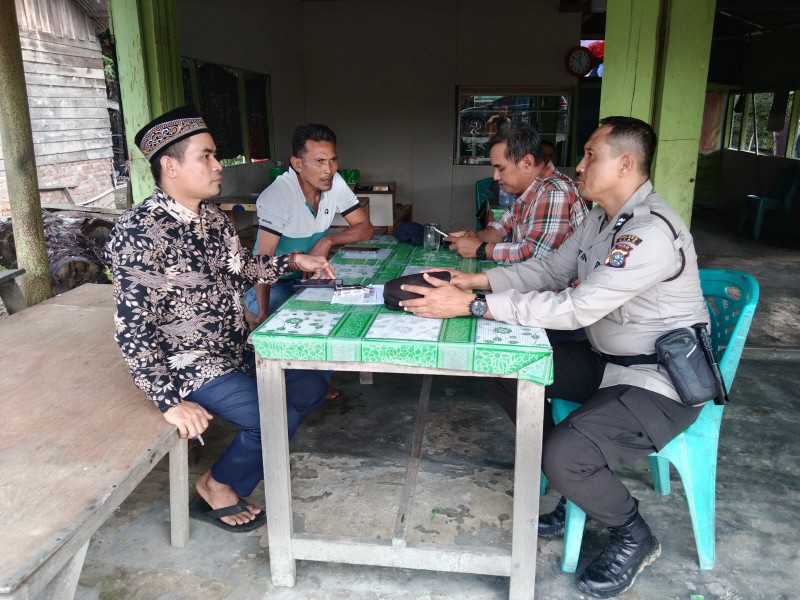 Giat Cooling System: Bhabinkamtibmas Kampung Rawang Air Putih, Silaturahmi dengan Warga