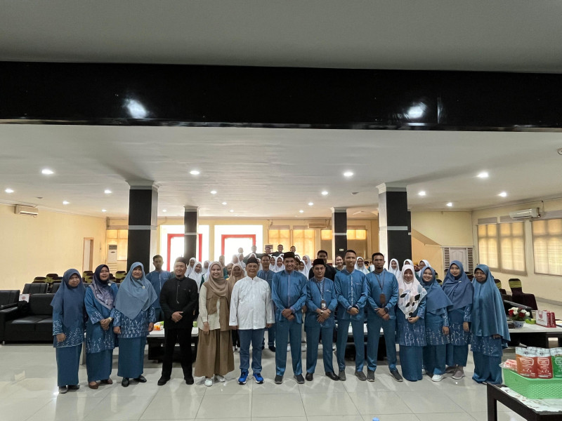 Kembangkan Projek Kreatif Kewirausahaan, Guru dan Siswa SMK Farmasi Ikasari Pekanbaru Lakukan Studi Banding ke Unilak