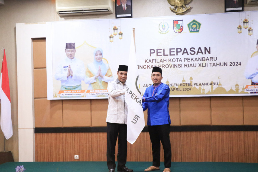 Pj Wali Kota Pekanbaru Lepas 71 Kafilah MTQ, Harus Juara Umum Tahun Ini