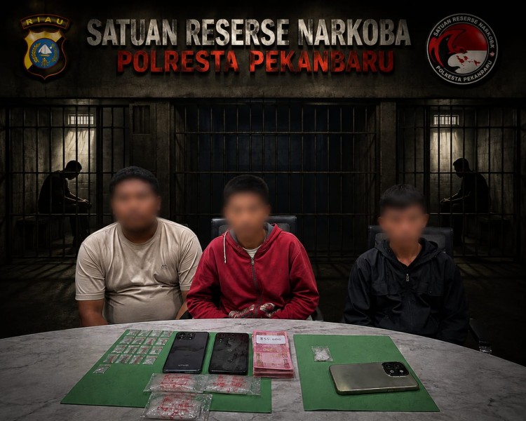 Tiga Pengedar Sabu Dibekuk di Pekanbaru, Polisi Sita 12,46 Gram Barang Bukti