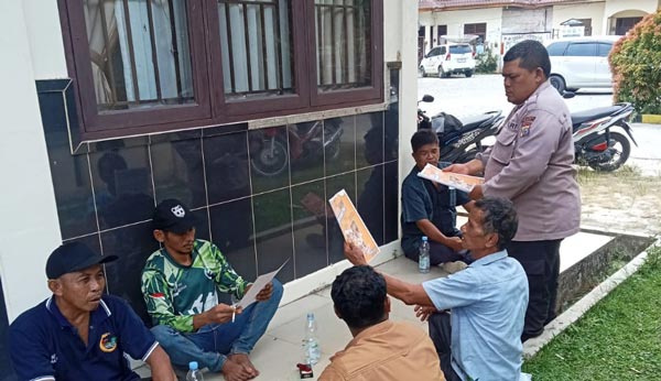 Cooling System Di Kampung Dayun, Bhabinkamtibmas:Jaga Kondusifitas Jelang Pilkada, Waspada Dengan Tindak Kriminal