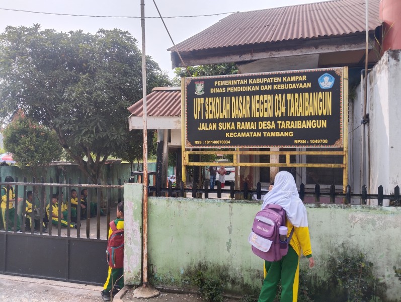 Dugaan Penyelewengan Dana Seragam, Walimurid SDN 034 Taraibangun Pertanyakan Uang Rp1,3 Juta