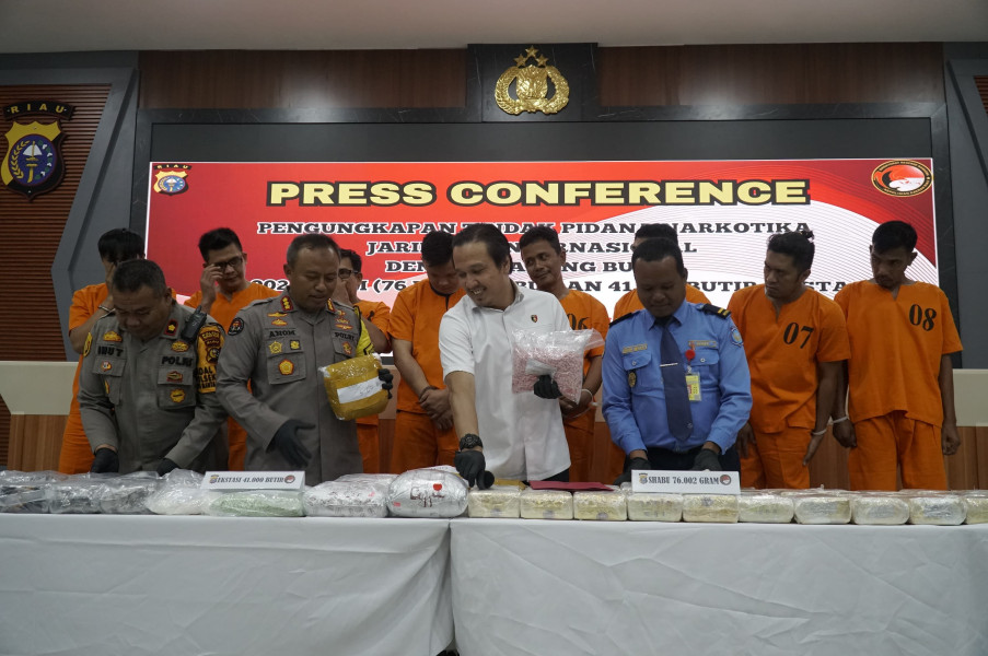 Polisi Gagalkan Penyelundupan Sabu 76 Kilogram dan Ekstasi 41.000 Butir