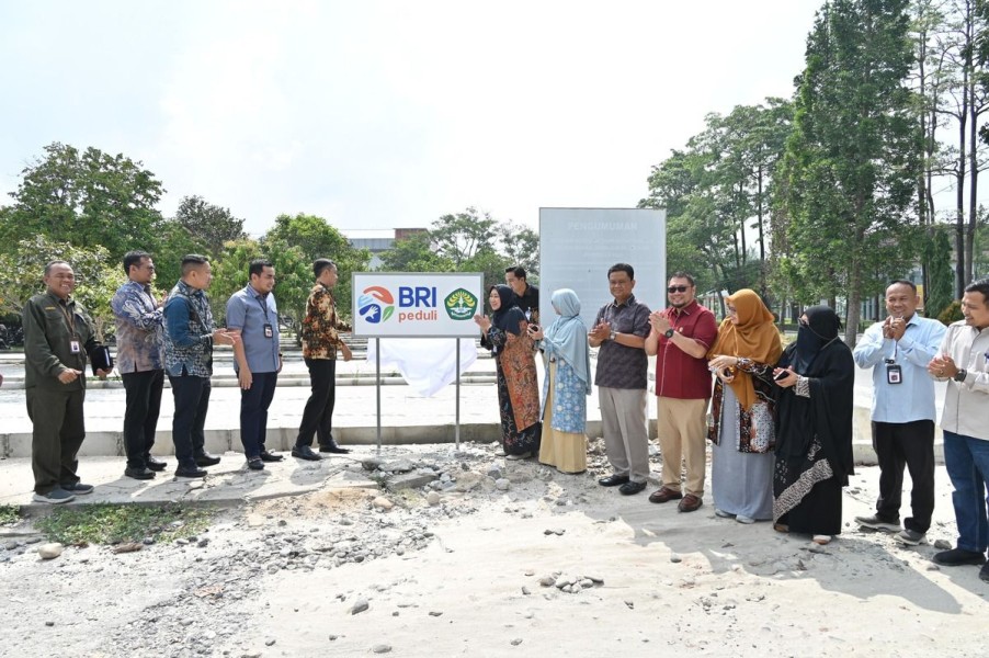Peduli Pendidikan, BRI Bangun Area Parkir di Kampus Unri