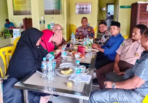 Jelang Pilkada Serentak, Bhabinkamtibmas Sampaikan Pesan kamtibmas Kepada Majelis Guru