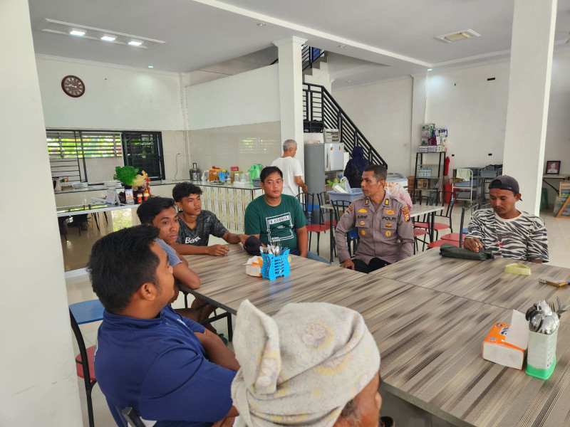 Gelar Cooling System, Kanit Binmas Polsek Siak Rangkul Tokoh Pemuda Serukan Pilkada Aman dan Sejuk