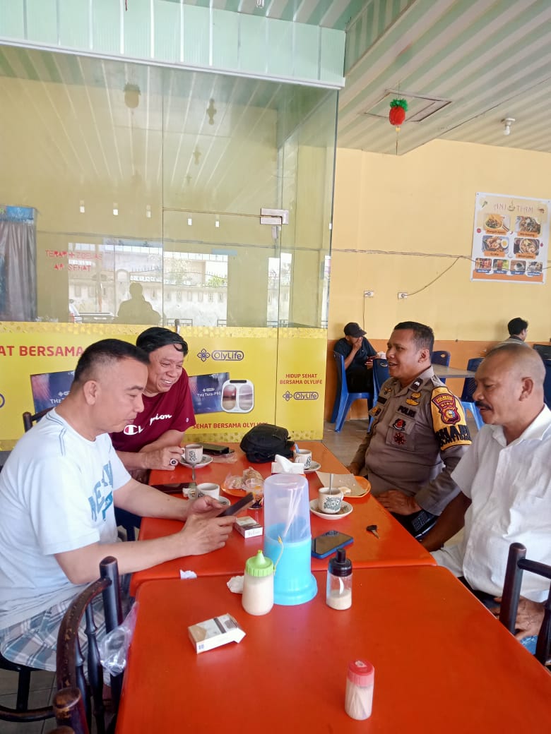 Polsek Payung Sekaki Laksanakan Door To Door System Sambangi Warga Kelurahan Air Hitam