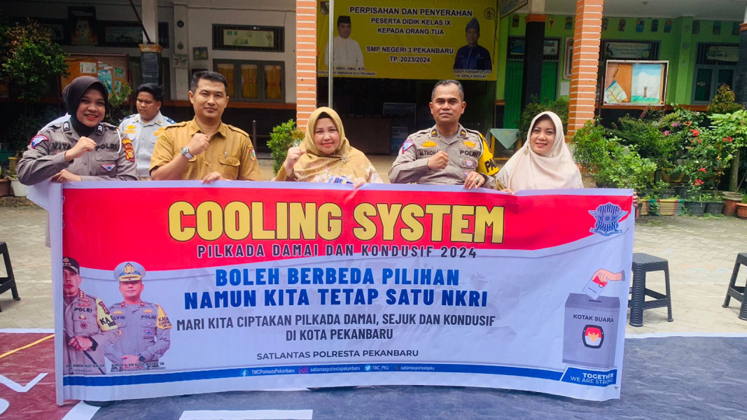 Gelar Cooling System, Satlantas Polresta Pekanbaru Kunjungi SMP N 3 Pekanbaru