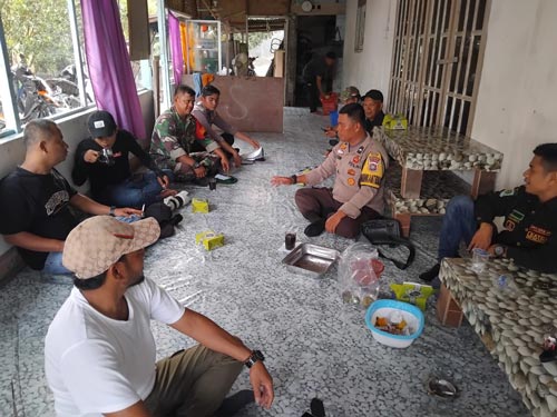 Bhabinkamtibmas dan Bhabinsa Ingatkan Pemuda  Untuk Tidak Menyebar Serta Memproduksi informasi Hoax